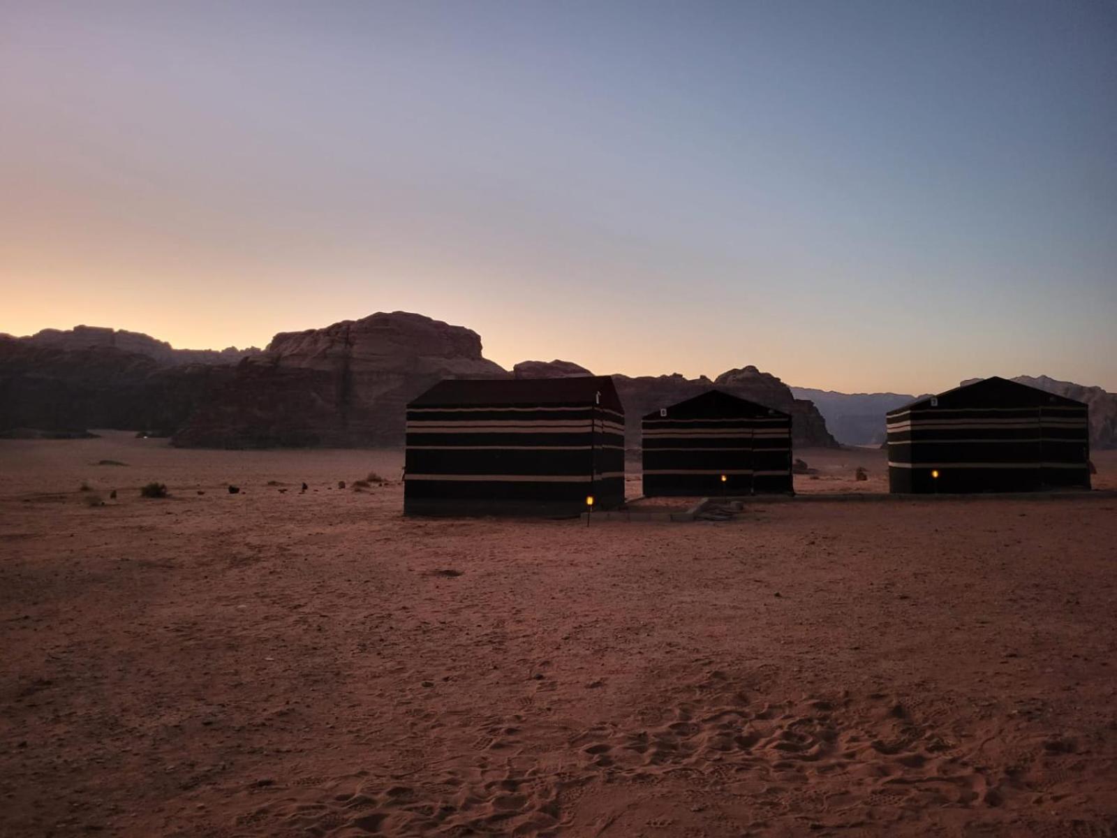 Wadi Rum Desert Heart Camp Luaran gambar